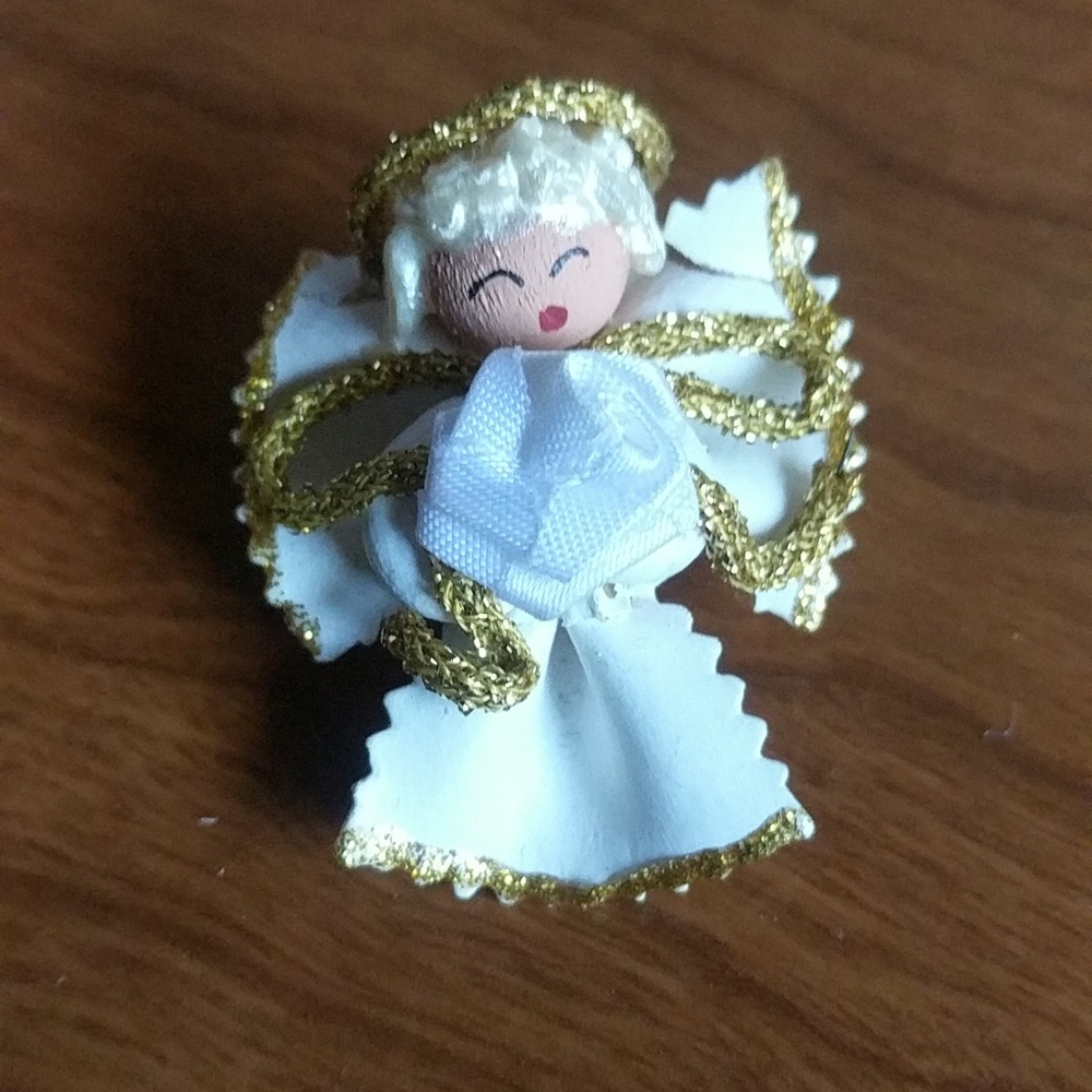 Angel Pin - Picture 1 of 4